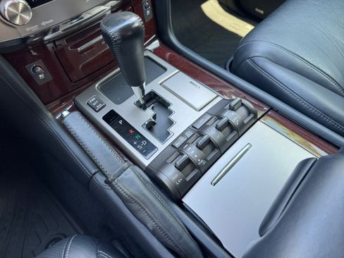 Used 2015 Lexus LX 570 4WD image 28