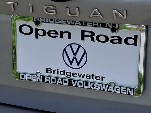 Used 2025 Volkswagen Tiguan SE w/ Panoramic Sunroof Package AWD/4WD image 30