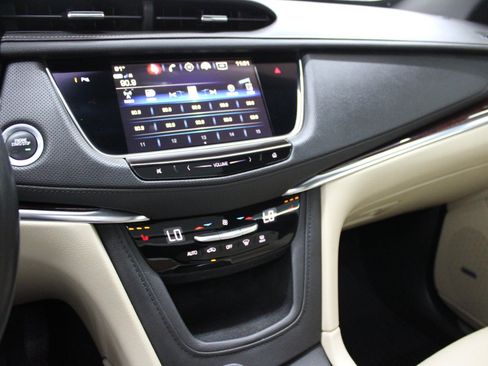 Used 2019 Cadillac XT5 Luxury FWD image 27