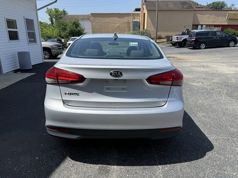 Used 2018 Kia Forte LX w/ LX Popular Package FWD image 6