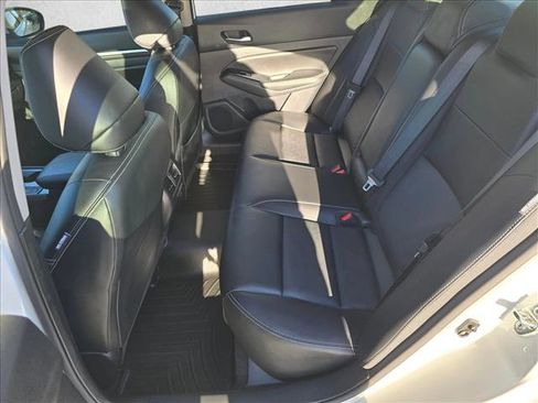 Used 2024 Nissan Altima 2.5 SL image 11