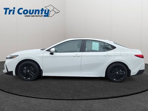 Used 2026 Toyota Camry SE w/ Convenience Package image 5