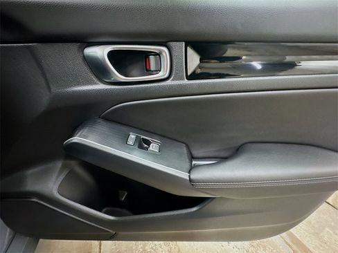 Certified 2025 Honda Civic Sport Touring image 31