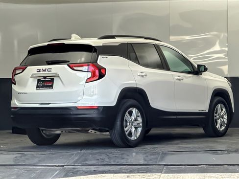 Used 2022 GMC Terrain SLE w/ Driver Convenience Package FWD image 3