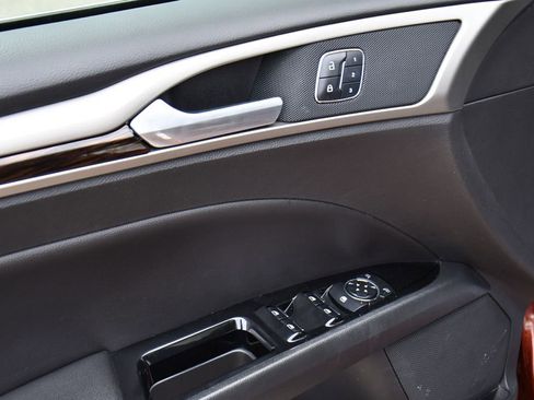 Used 2016 Ford Fusion SE w/ Equipment Group 202A FWD image 21