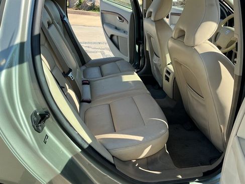 Used 2008 Volvo V70 FWD image 31