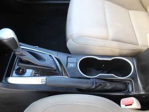 Used 2014 Toyota Corolla LE image 24