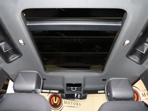 Used 2023 Land Rover Defender 90 X AWD/4WD image 14