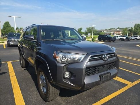 Used 2022 Toyota 4Runner SR5 Premium w/ Moonroof Package AWD/4WD image 1