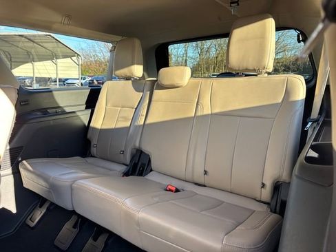Used 2024 Ford Expedition Max XLT image 11