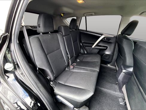 Used 2018 Toyota RAV4 LE w/ All Weather Liner Package FWD image 25