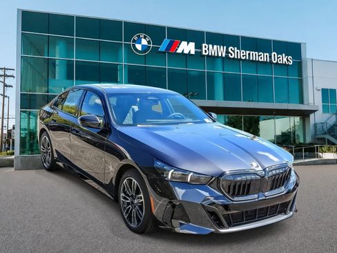 New 2027 BMW 530i w/ M Sport Package RWD image 3