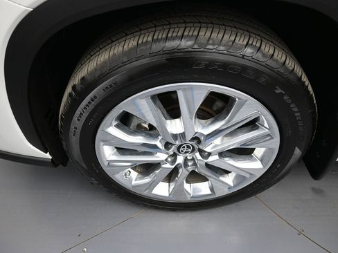 Used 2024 Toyota Highlander Limited AWD/4WD image 14