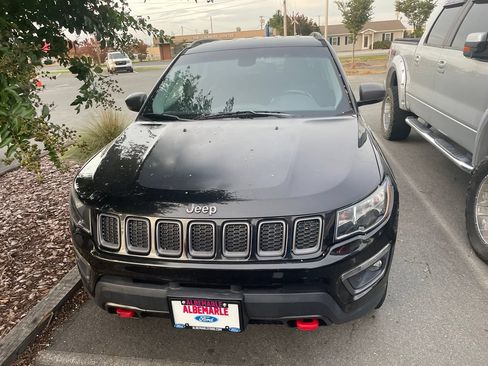 Used 2019 Jeep Compass Trailhawk w/ Cold Weather Group AWD/4WD image 5