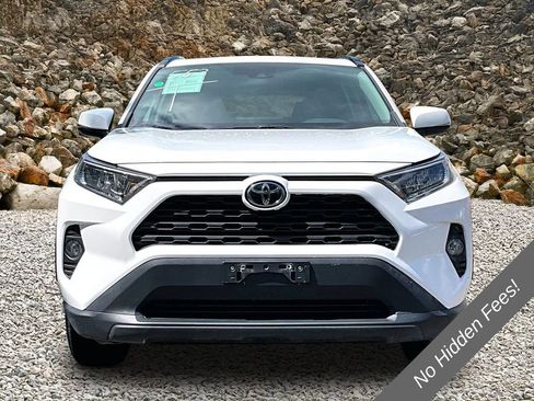 Used 2020 Toyota RAV4 XLE w/ Convenience Package AWD/4WD image 3