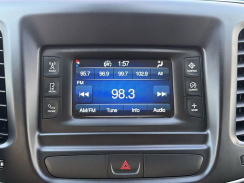 Used 2016 Chrysler 200 Limited image 19