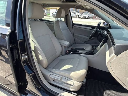 Used 2020 Volkswagen Passat 2.0T SE w/ Sunroof Package FWD image 38