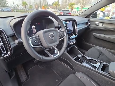 Certified 2023 Volvo C40 P8 Recharge Plus image 7