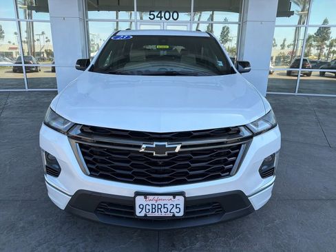 Used 2023 Chevrolet Traverse Premier image 2