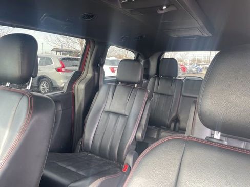 Used 2019 Dodge Grand Caravan GT image 11
