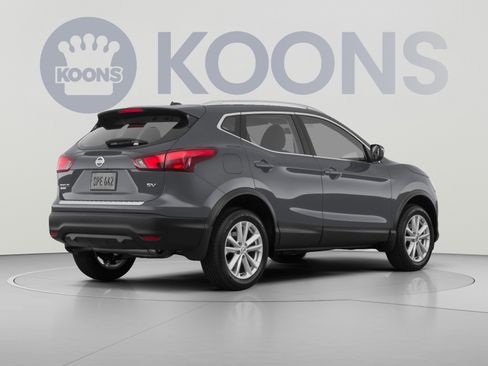 Used 2018 Nissan Rogue SV AWD/4WD image 4