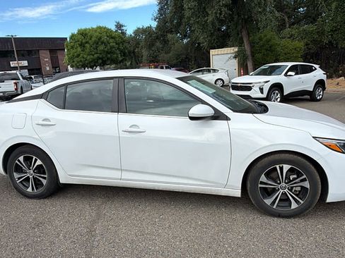 Used 2022 Nissan Sentra SV FWD image 4