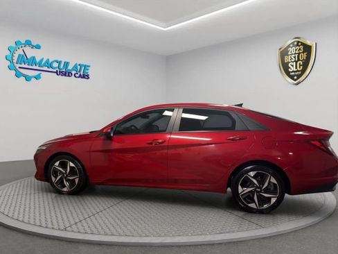 Used 2023 Hyundai Elantra SEL w/ Convenience Package FWD image 2