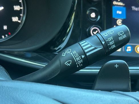 Used 2021 Buick Envision Essence FWD image 40