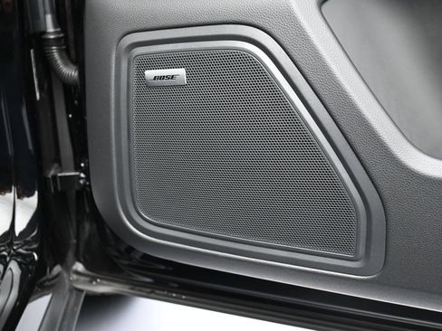 Certified 2026 Porsche Macan AWD/4WD image 30