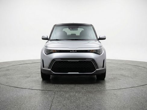 Used 2025 Kia Soul LX w/ LX Technology Package image 2
