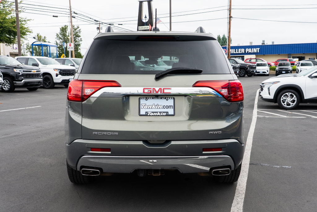 Used 2017 GMC Acadia Denali w/ Technology Package AWD/4WD image 3