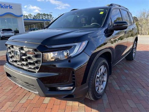 Certified 2023 Honda Passport TrailSport image 1