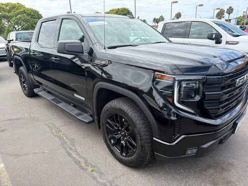 Used 2025 GMC Sierra 1500 Elevation AWD/4WD image 3