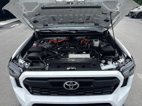 Used 2025 Toyota Tacoma TRD Off-Road w/ TRD Off Road Upgrade Package AWD/4WD image 25