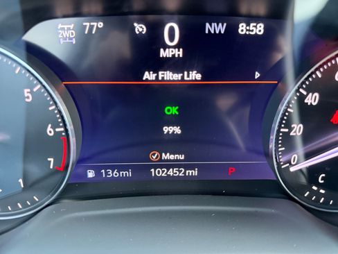 Used 2023 Buick Envision Essence AWD/4WD image 2
