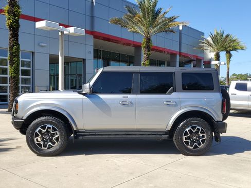 Used 2023 Ford Bronco Outer Banks image 3