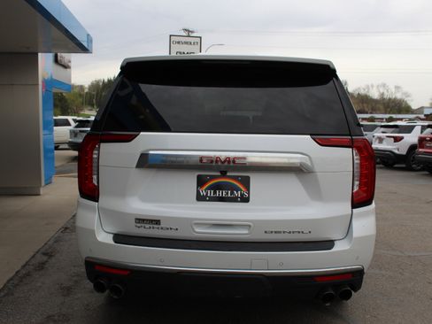 Used 2022 GMC Yukon Denali AWD/4WD image 4