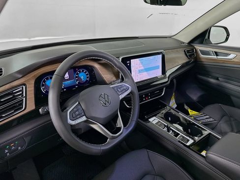 Used 2026 Volkswagen Atlas SE w/ Panoramic Sunroof Package FWD image 10