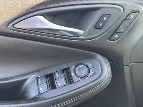 Used 2023 Buick Encore GX Essence w/ Experience Buick Package AWD/4WD image 18