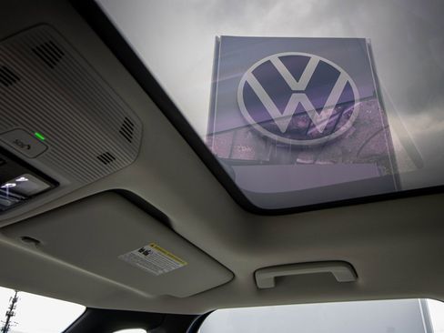 New 2025 Volkswagen ID. Buzz 1st Edition image 41