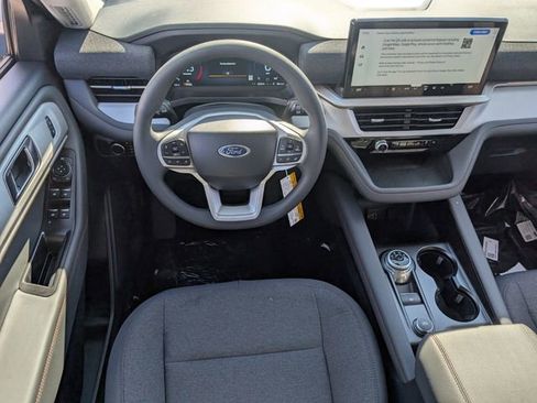 New 2026 Ford Explorer Active RWD image 6