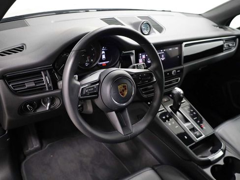 Used 2026 Porsche Macan AWD/4WD image 4