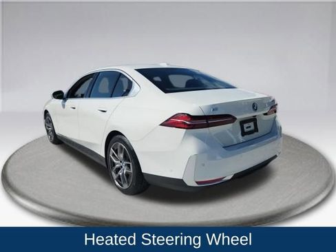 Used 2024 BMW i5 eDrive40i image 16