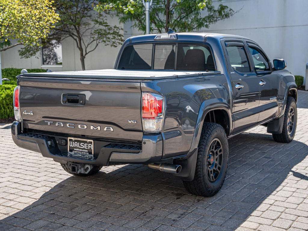 Used 2016 Toyota Tacoma Limited w/ Towing Package AWD/4WD image 10