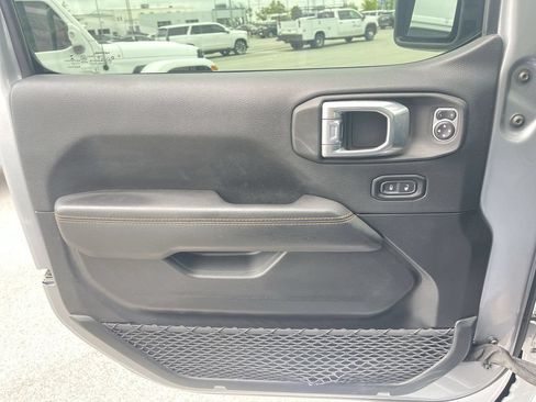 Used 2021 Jeep Gladiator Mojave AWD/4WD image 35