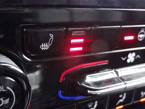 Used 2023 Jeep Grand Cherokee Limited image 31