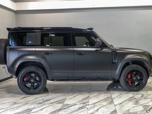 Used 2020 Land Rover Defender 110 First Edition AWD/4WD image 11
