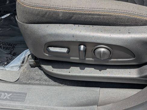 Used 2020 Chevrolet Equinox LT AWD/4WD image 22
