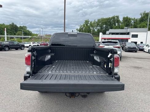 Used 2023 Toyota Tacoma TRD Sport w/ Technology Package AWD/4WD image 16