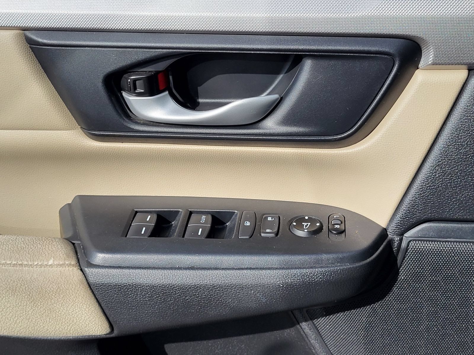Used 2020 Honda CR-V LX image 15